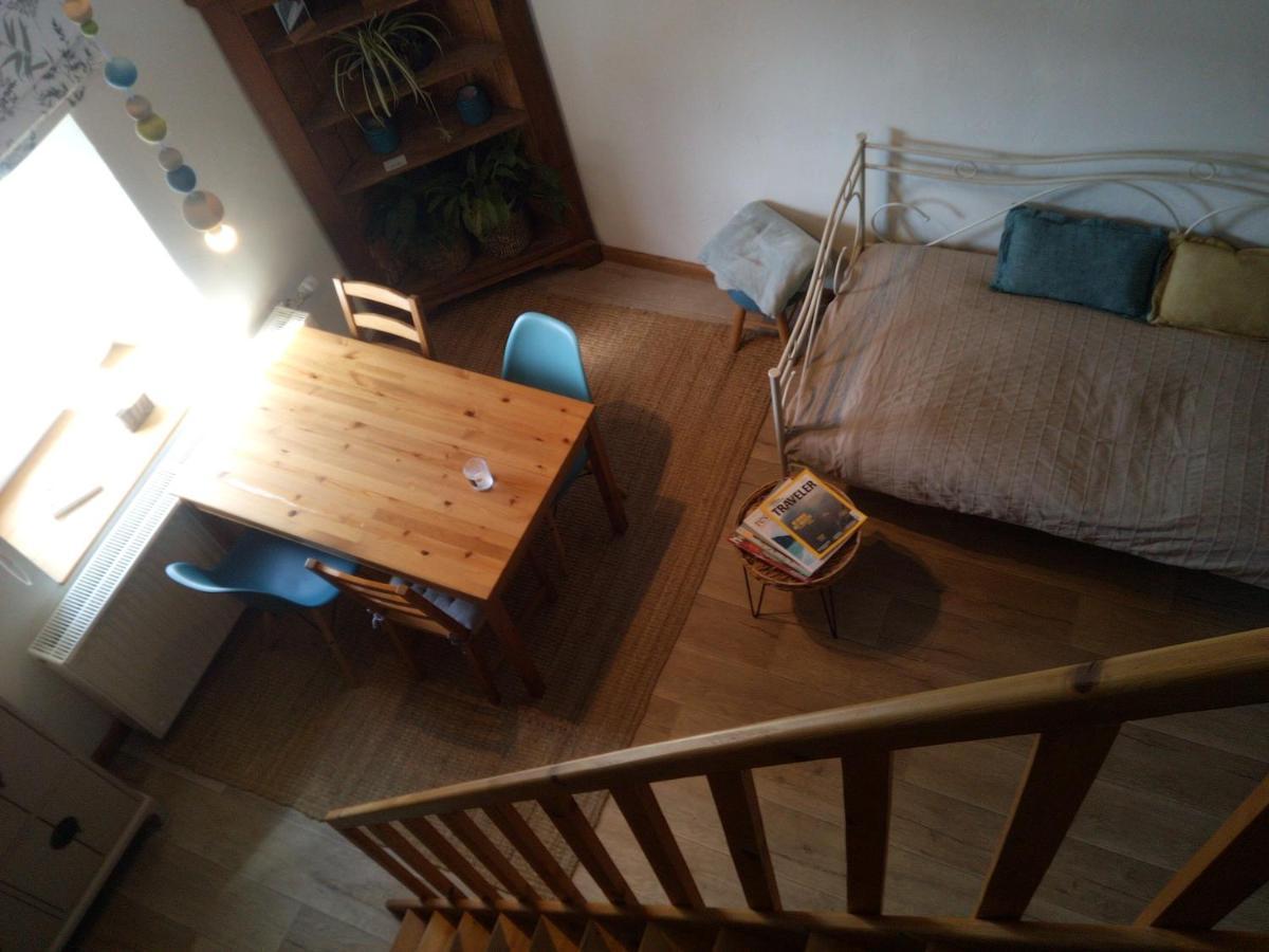 Celinie'S Guest House Gerin Εξωτερικό φωτογραφία