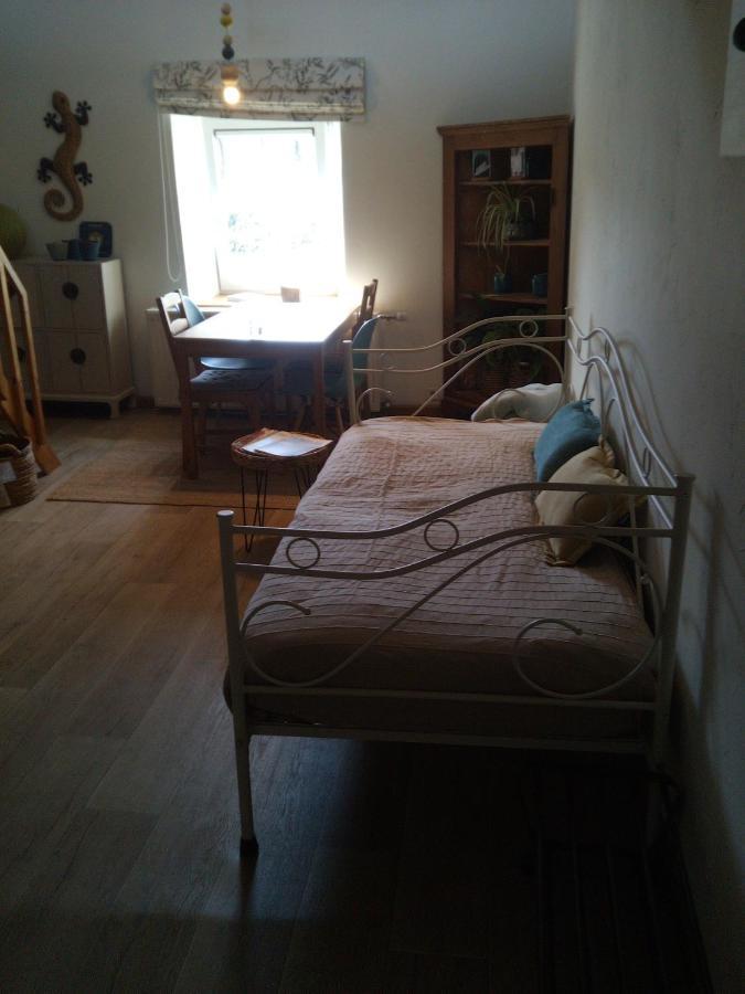 Celinie'S Guest House Gerin Εξωτερικό φωτογραφία
