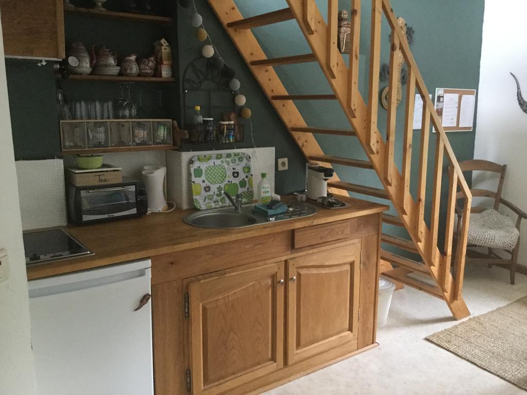 Celinie'S Guest House Gerin Εξωτερικό φωτογραφία